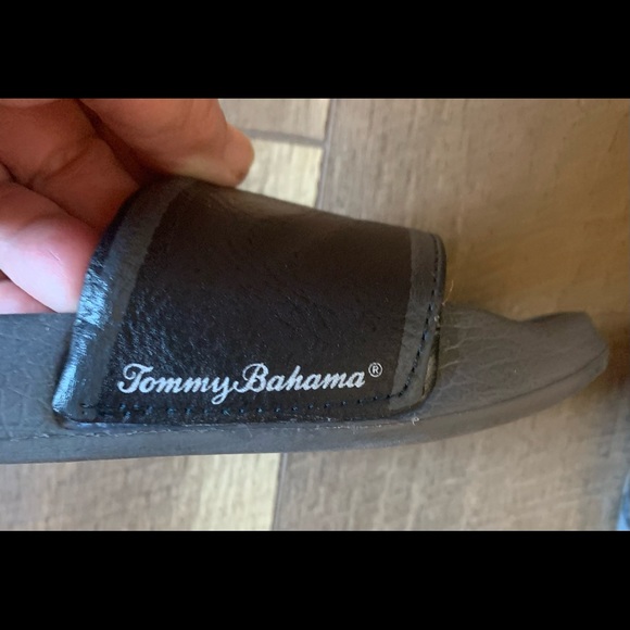 Tommy Bahama Boy’s Lightweight Slip On - Picture 2 of 6